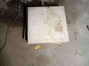 lot 184 image: Ceramic tile