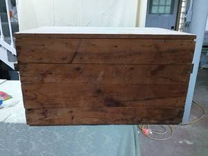 lot 186 image: Storage Box with Original Hardware
