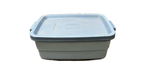 lot 4649126 image: Large Gray Rubbermaid Storage Container with Lid - Retail $15