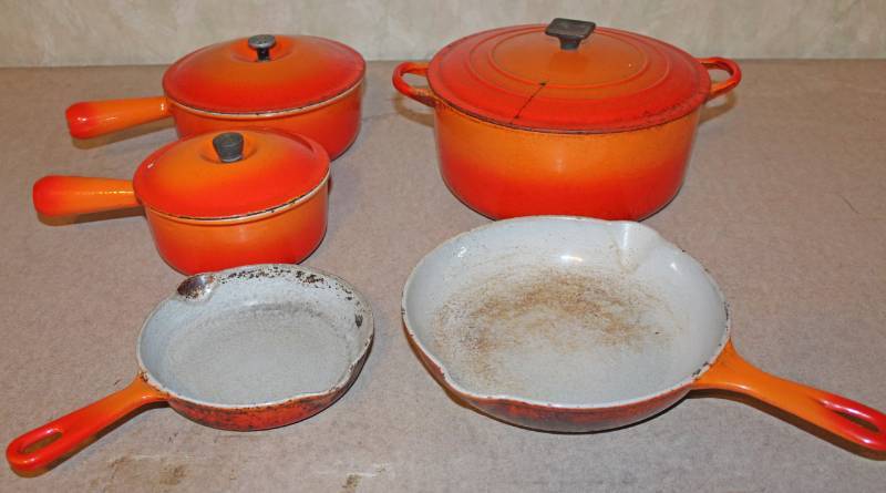 lot 1550 image: Cast Iron Cookware - Large Lid is Cracked