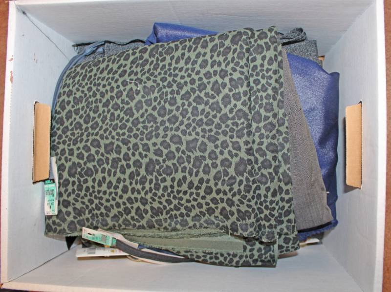 lot 1572 image: Box of Misc. Fabrics and Zippers