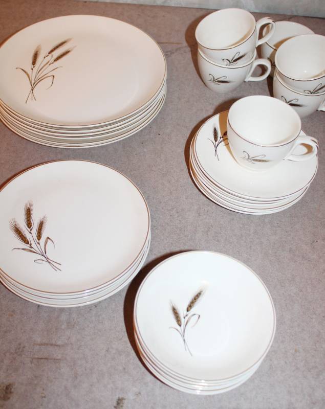 lot 1607 image: Six Piece Wheat Embellished China Service - Very Collectible Pattern