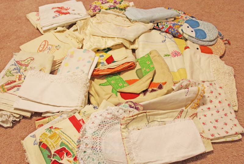 lot 1632 image: Box of Old Linens
