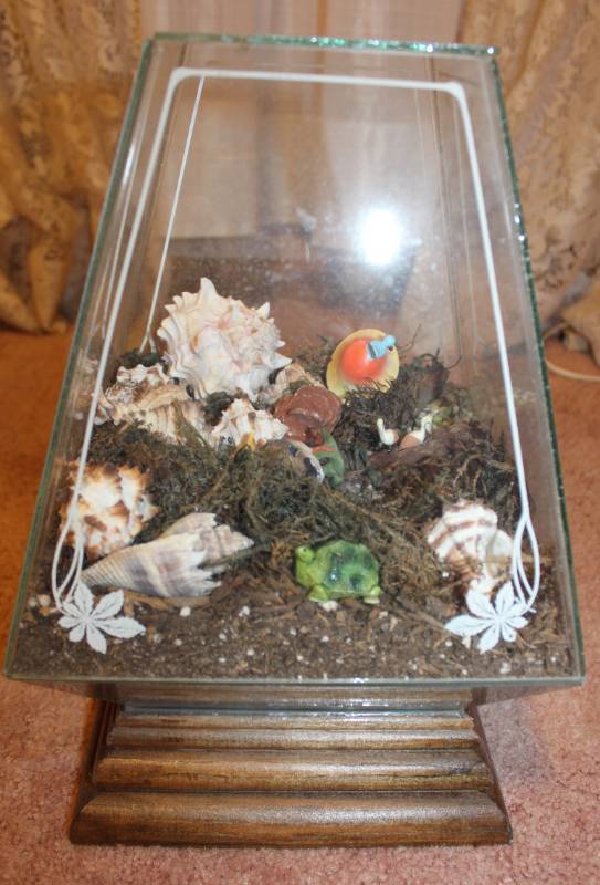 lot 1633 image: Seashell Decor Piece