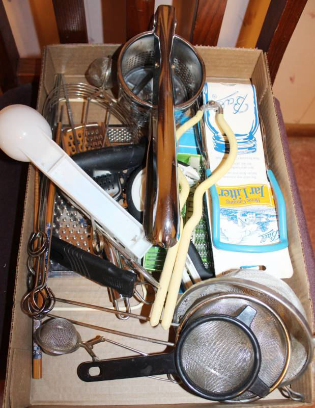 lot 1638 image: Misc Kitchen Tools - Graters, Strainers and More