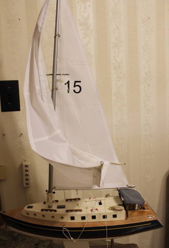 lot 1642 image: Decorative Sailboat Piece - Great For Ocean Themed Rooms