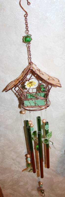 lot 1590 image: Decorative Wind Chimes - Very Colorful