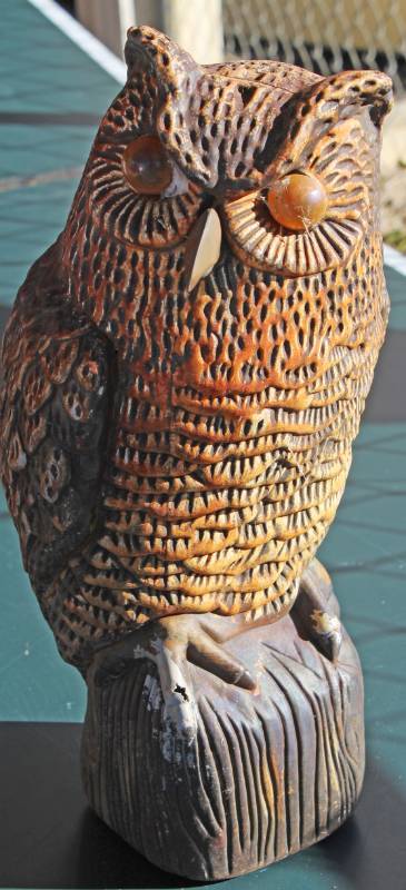 lot 1673 image: Owl Decoy - Great for Keeping Birds Away