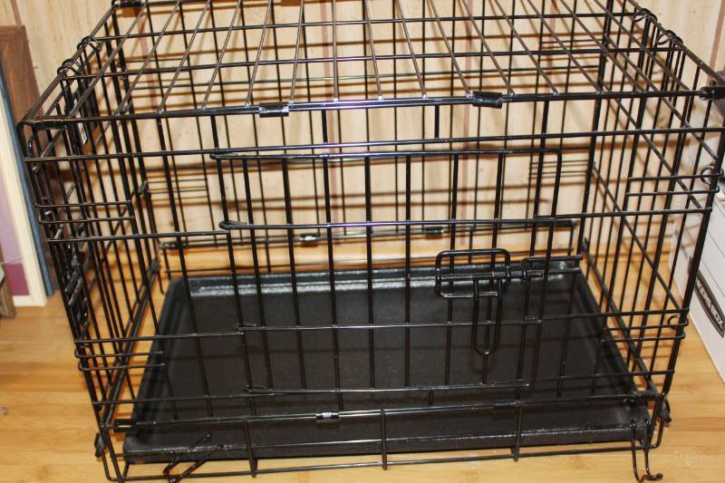 lot 1721 image: Small Pet Cage h16 L22 D13