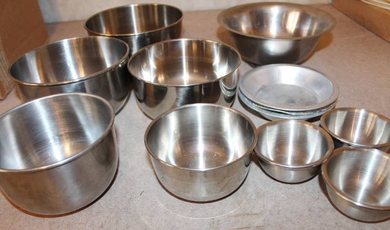 lot 1727 image: Misc. Small Stainless Steel Bowls