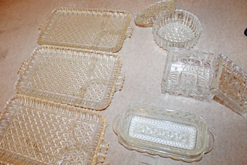 lot 1730 image: Glass Dishes