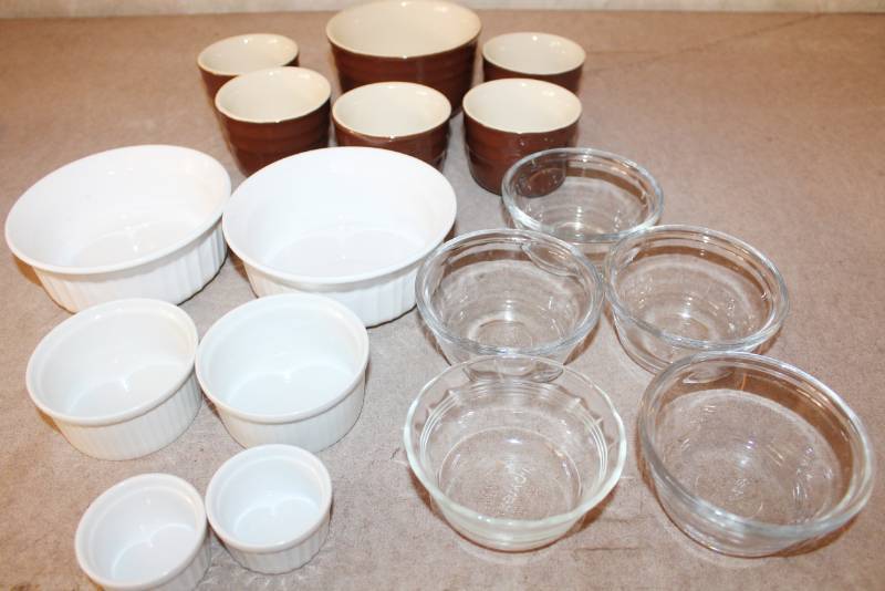 lot 1733 image: Misc. Custard Cups, Ramekins and Small Bowls