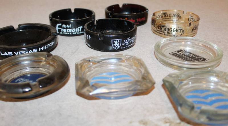 lot 1735 image: Novelty Ashtrays