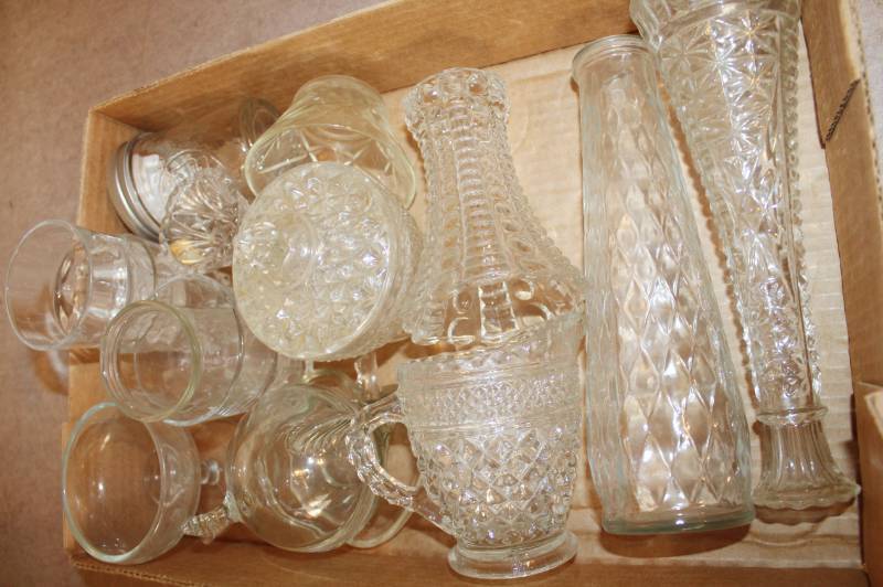 lot 1736 image: Misc. Glass Ware