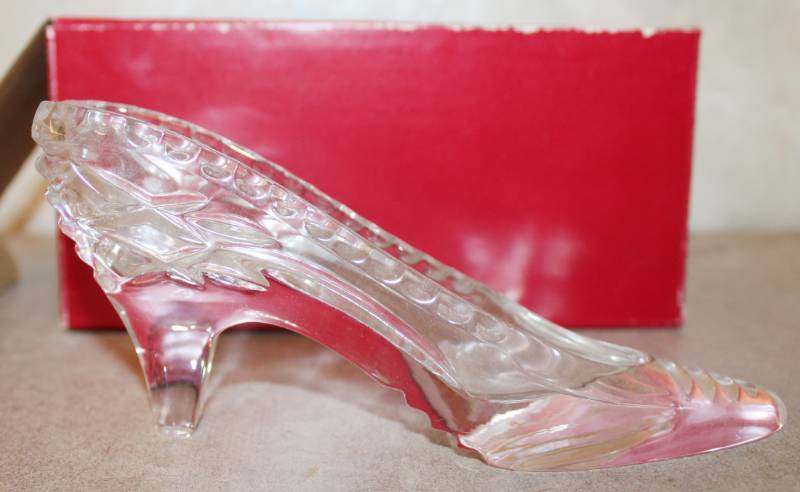 lot 1739 image: Glass Slipper - In Box