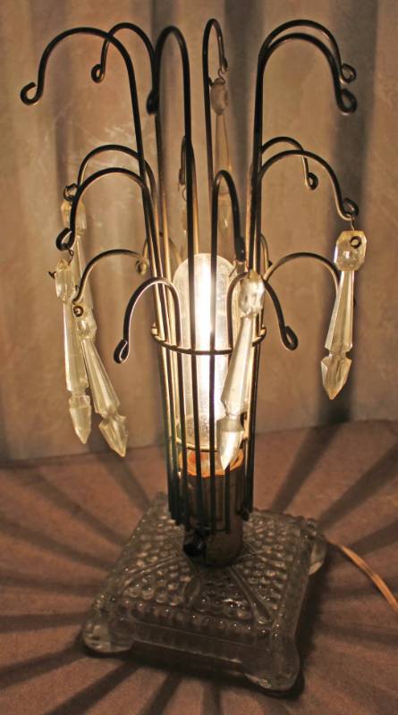 lot 1747 image: Decor Lamp