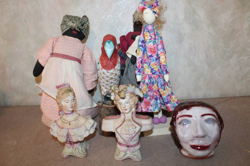 lot 4765 image: Lot of Misc. Figurines - treasure hunt