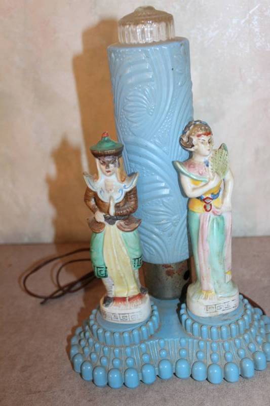 lot 4769 image: Decor Lamp - Neat Style - Missing Plug - see pics