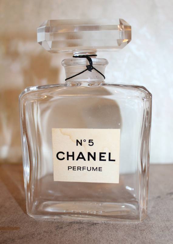 lot 4773 image: Chanel No 5 Vintage Dummy Factory Display Bottle