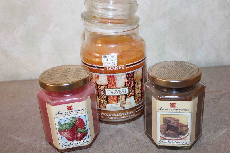 lot 4774 image: Lot of Candles