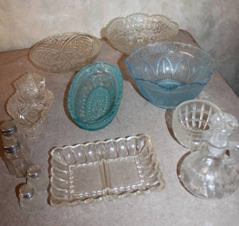 lot 4777 image: Lot of Misc. Glassware - some beautiful blue colored WOW