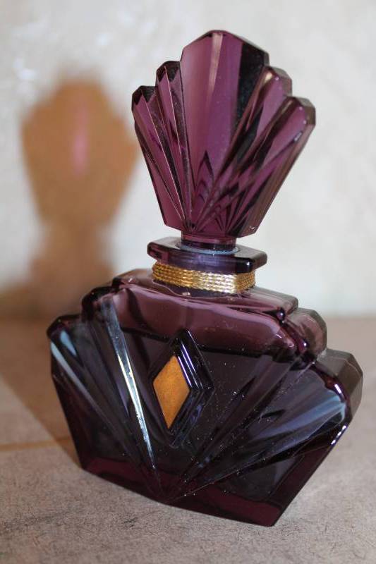 lot 5083 image: Purple Perfume Bottle