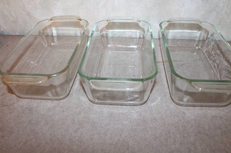 lot 5275 image: Lot of 3 PYREX - Glass Loaf Baking Dishes