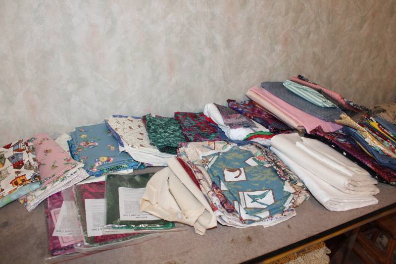 lot 5295 image: Lot of Fabric