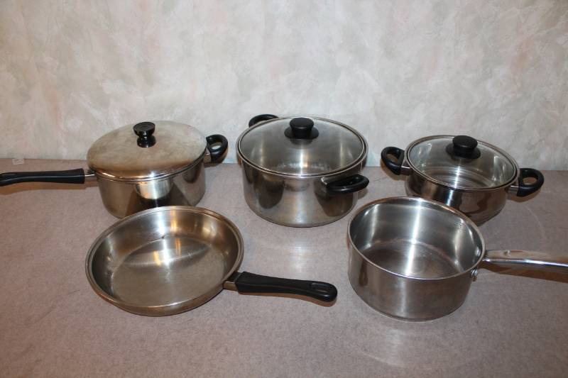 lot 5299 image: Lot of Stainless Steel Pots and Pans some with lids