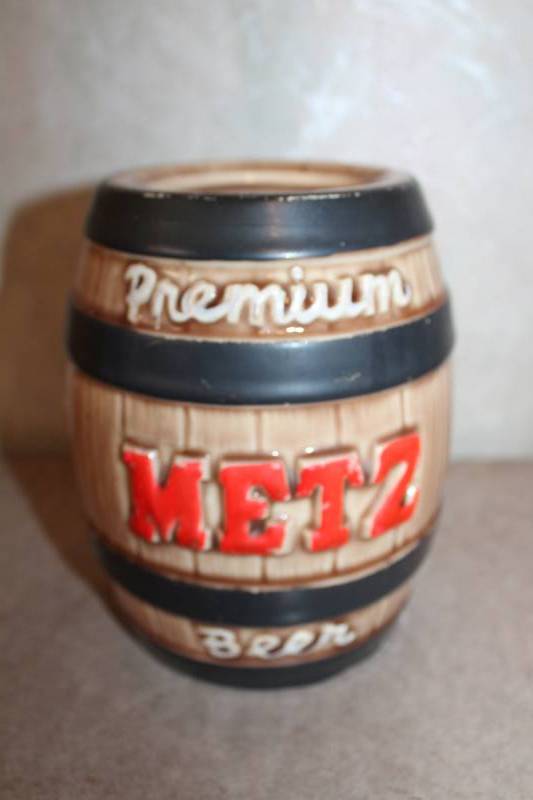 lot 7652 image: METZ Beer Bank
