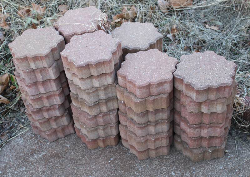 lot 7940 image: Patio  Garden Pavers - Approx 39 Paving Stones