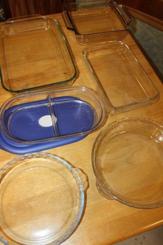 lot 7966 image: Glass Bake Ware