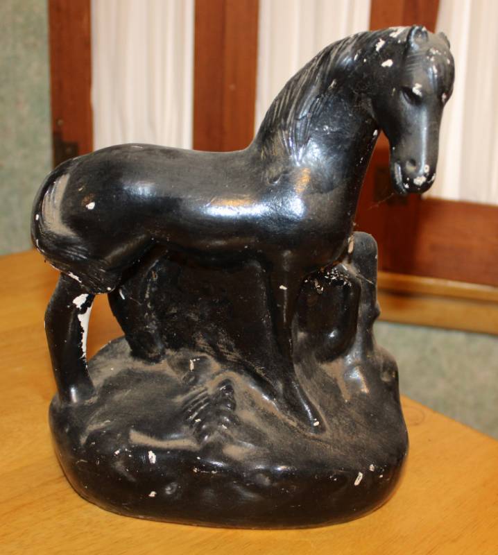lot 7970 image: Horse Figurine - approx 9-12 tall