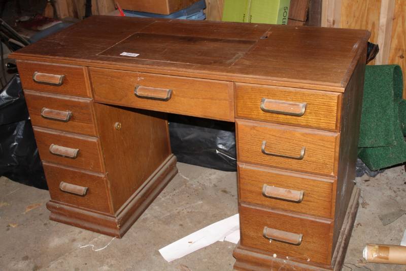 lot 1753 image: Sewing Machine Cabinet - WOW