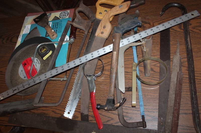 lot 1757 image: Box of Assorted Tools