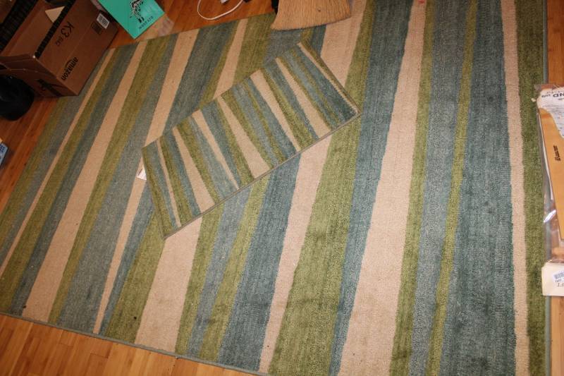 lot 2088 image: Rug 95 x 60