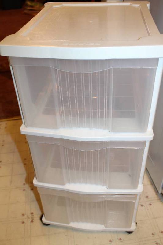 lot 2115 image: 3 Drawer Plastic Storage on Wheels