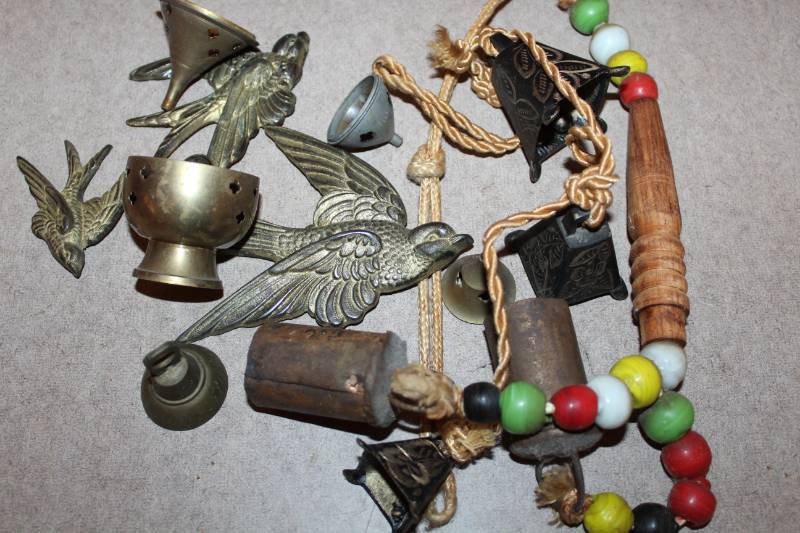 lot 2116 image: Bells and Doves