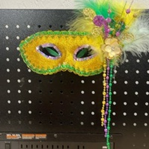 lot 840 image: Mardi Gras Masquerade Mask - Retail $15