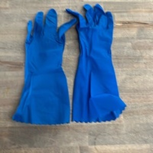 lot 3293 image: 12 Pairs Blue Unlined Latex Gloves  Small  - Retail $0