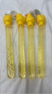 lot 7246 image: Yellow Ducks Bubble Wand Set