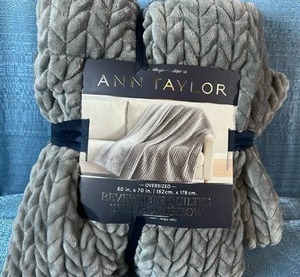 lot 2022 image: Ann Taylor Reversible Chevron Throw Blanket