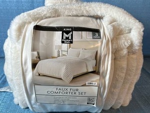 lot 2028 image: Members Mark Faux Fur Comforter Set. Size King. Color Ivory.