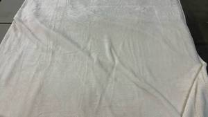 lot 2044 image: Members Mark Oversized Throw Blanket. 95��x101��. Color Vanilla Dream.