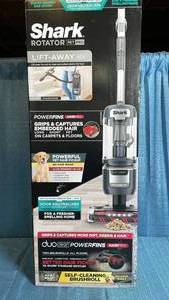 lot 3006 image: Shark Rotator Pet Pro Lift-Away Vacuum
