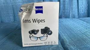 lot 3013 image: Zeiss Lens Cleaning Wipes - 250 Count Box