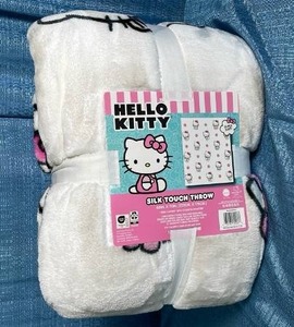 lot 5003 image: Hello Kitty Silk Touch Throw Blanket