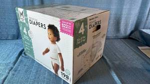 lot 6011 image: Members Mark Premium Size 4 Diapers