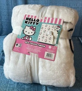 lot 6039 image: Hello Kitty White Plush Blanket