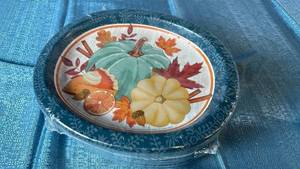 lot 6051 image: Members Mark Harvest of Plenty Oval Paper Plates, 10 x 12 (50 Count)